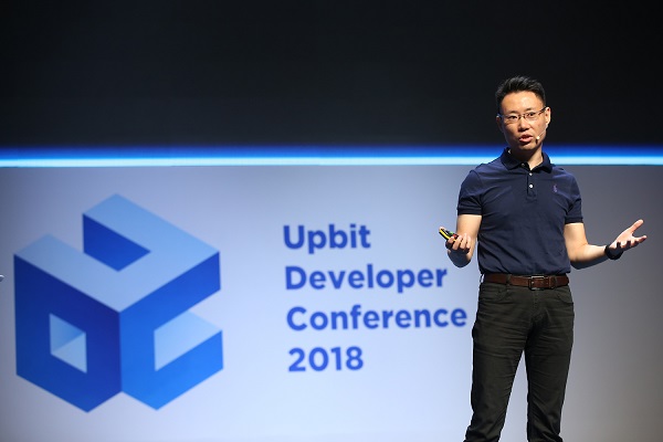 ▲ '업비트 개발자 컨퍼런스 2018', 온톨로지 창립자 겸 온체인 공동 창립자 준 리(Jun Li)