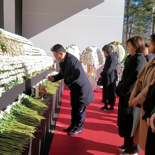 유준상 한국정보기술연구원장, 제주항공 여객기 참사 희생자 추모